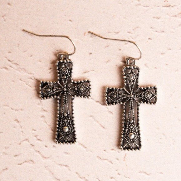 One Blessed Nana Jewelry - ❤️NWT BOUTIQUE    SILVERTONE ORNATE CROSS EARRINGS